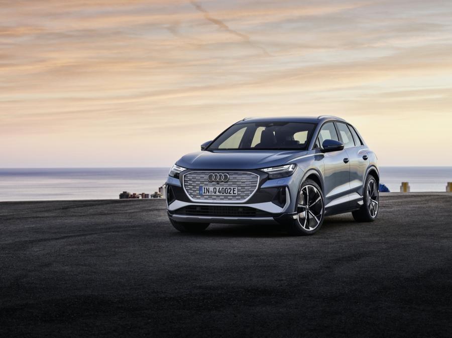  Audi Q4 e-tron 2022 года  (фото 2 из 7)